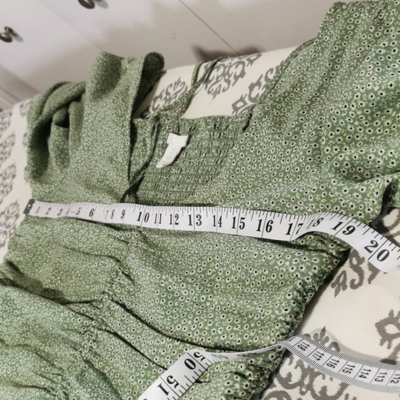 H&M Green Ruched Blouse - Picture 6 of 8